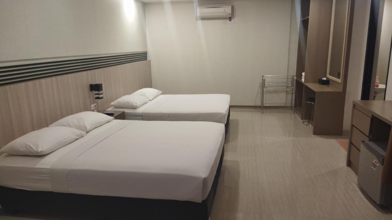 Yobel Hotel Yogyakarta Exterior foto